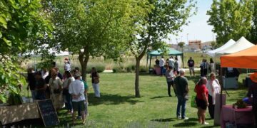 El producto fresco y de calidad triunfa en el I Mercado de Temporada de Aldeatejada