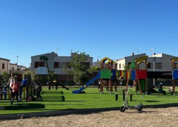 Los pequeños de Doñinos ya disfrutan del nuevo parque infantil en ‘El Bosque de los Niños’