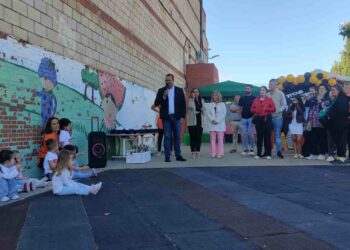 Los 32 escolares de Santa Marta que finalizan su etapa en la Escuela Infantil Municipal se gradúan acompañados de la Patrulla Canina y Peppa Pig