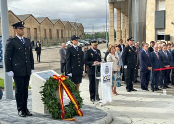 Homenaje a la Policía Nacional y a las víctimas del terrorismo