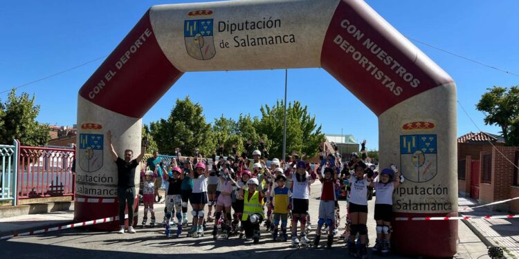 El Día del Patinaje en Carbajosa reúne a cerca de un centenar de participantes