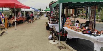 El II Mercado Solidario se vuelca con María la Princesa Futbolera Guerrera