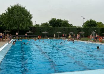Carbajosa ofrece los nuevos servicios de Ludopiscina y Bibliopiscina para los usuarios desde el 3 de julio