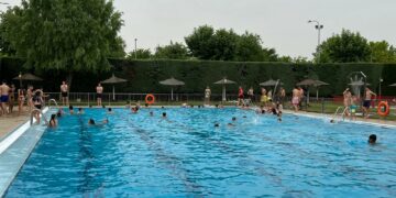 Carbajosa ofrece los nuevos servicios de Ludopiscina y Bibliopiscina para los usuarios desde el 3 de julio