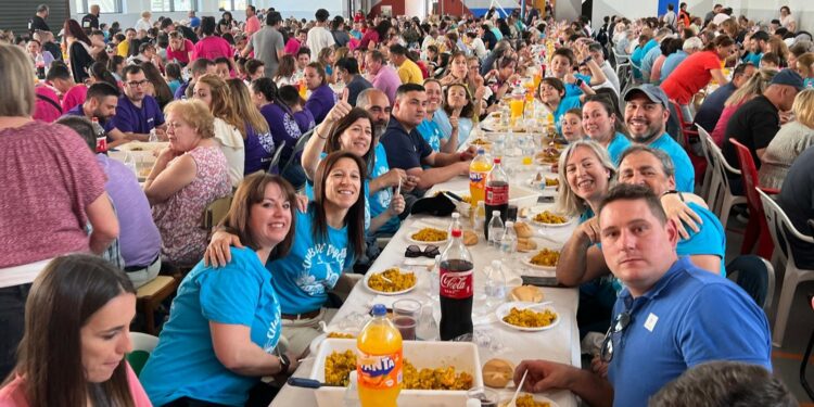 Villares reparte 3.600 raciones de paella solidaria para celebrar el día de fiesta local