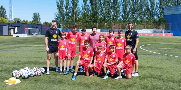 Más de 100 niños participan en el Campus de Verano de la Unión Deportiva Santa Marta