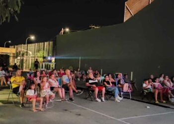 Un centenar de personas disfrutan del Cine de Verano con la proyección de ‘Elemental’