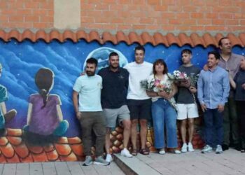 Emoción, homenaje y recuerdo en la inauguración de la pintura mural ‘El rincón de Sandra y Gustavo’