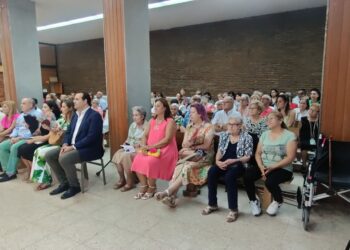 Misa y procesión en el barrio del Carmen que anuncian la llegada de las Fiestas de Santa Marta