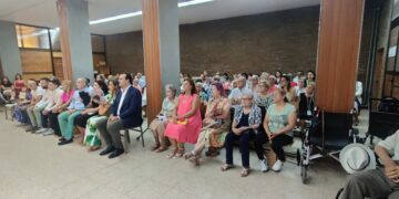 Misa y procesión en el barrio del Carmen que anuncian la llegada de las Fiestas de Santa Marta