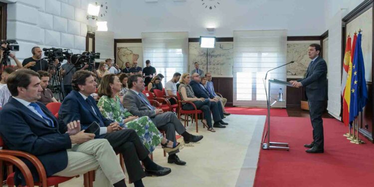 Fernández Mañueco garantiza la estabilidad autonómica tras la ruptura del pacto de Gobierno ejcutada por VOX