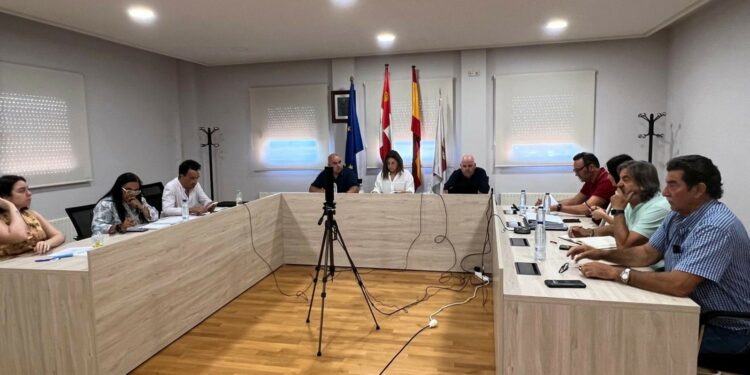 Los vecinos de Carrascal de Barregas pagarán el desajuste económico municipal con una subida de impuestos: IBI, tasa de residuos vegetales y nueva tasa de depuración de aguas residuales