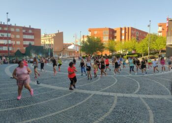 Música, baile, ritmo y coreografías en la master class de zumba