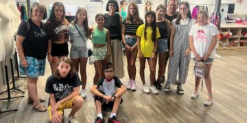 Clase magistral de la diseñadora Fely Campo a los participantes del ‘Ciberverano’