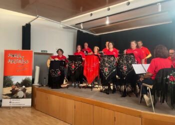 Las majorettes y la música tradicional cierran el Verano Cultural de Carbajosa