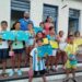Medallas para los 110 niños de Carbajosa que han participado en los cursos de natación este verano