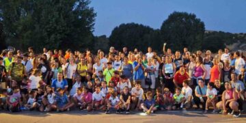 Más de 200 personas participan en la Marcha Nocturna y en la chocolatada de la I Semana Cultural