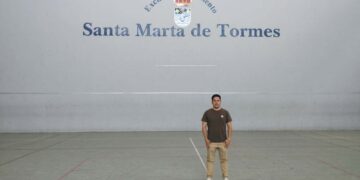 Las obras de mejora del Pabellón ‘Fay’ contemplan la pintura exterior e interior, la sustitución de canalones y la renovación del suelo y las luminarias