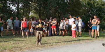 Un centenar de personas participan en la suelta de aves realizada por el Centro de Recepción de Fauna Salvaje ‘Las Dunas’ en la Isla del Soto
