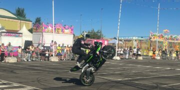 Control, destreza, habilidad y mucha adrenalina en el Ride Fast Stunt de la II Concentración Motera de Carbajosa