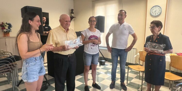 Homenaje de Carbajosa a los dos vecinos más longevos del municipio