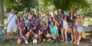 Los vecinos degustan 1.500 raciones de paella en el gran comedor verde del Prado de la Vega