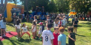 La segunda jornada festiva en Carbajosa llega cargada de deporte, juegos e hinchables para los pequeños