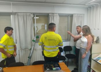 El Ayuntamiento invierte 15.000 euros para la puesta a puesta a punto de los centros educativos de Santa Marta