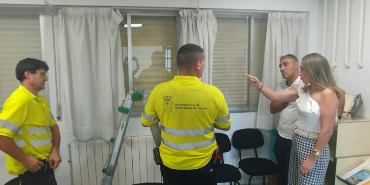 El Ayuntamiento invierte 15.000 euros para la puesta a puesta a punto de los centros educativos de Santa Marta