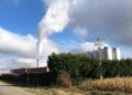 Los vecinos de Villamayor saldrán mañana a la calle, hartos de los olores nauseabundos que sufren