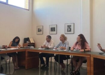 El debate sobre la composición del grupo mixto centra la aprobación del Reglamento Orgánico Municipal (ROM) del Ayuntamiento de Villamayor