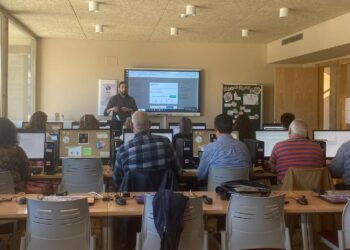 El Aula de Informática de Carbajosa acerca la robótica y la creación de apps a los vecinos para desarrollar sus habilidades digitales