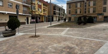 La calle Salamanca estrena imagen con la finalización de las obras de urbanización y peatonalización