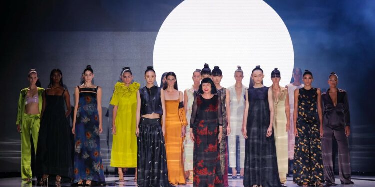 Fely Campo viaja al origen de la moda en su nueva colección ‘Lei Zu’