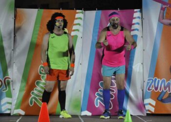 Más de 400 personas disfrutan de la clase magistral ‘Zumbados’ y el teatro musical de ‘Volatiritormes’