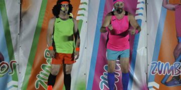 Más de 400 personas disfrutan de la clase magistral ‘Zumbados’ y el teatro musical de ‘Volatiritormes’