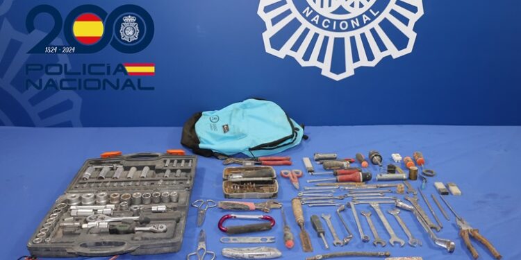 Detenido un hombre de 49 años por robar herramienta en el interior de una furgoneta