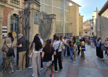 La Universidad y la Casa Lis, los monumentos más visitados por los casi 18.000 salmantinos que participaron en la jornada de puertas abiertas de las fiestas
