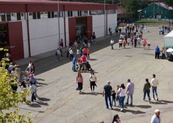 Miles de personas de toda la provincia visitan Salamaq en el primer lleno de la feria