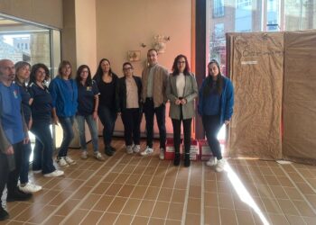 La mejor decoración para el Centro Cultural y la Biblioteca: originales y divertidas figuras con libros descatalogados