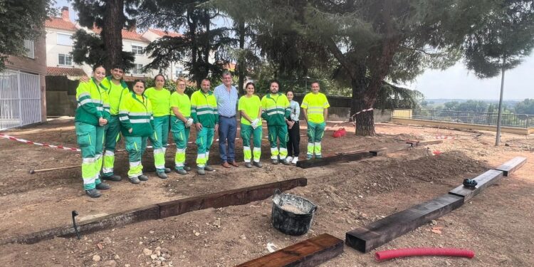 Cabrerizos, más verde y natural con 8.000 nuevas plantas aromáticas y arbustivas y 6.000 metros de tuberías por goteo en casi 15.000m2 de jardines