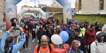 Más de 3.000 personas se unen a la marea roja de AVIVA y caminan a favor de la inclusión  y la visibilización de las personas más vulnerables