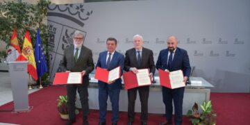 La Junta busca facilitar el acceso de los ciudadanos a los procesos de la administración con la eliminación de las trabas burocráticas