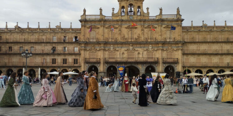Salamanca recibe con honores al Cortejo Real de las Vísperas Nupciales de Aldeatejada
