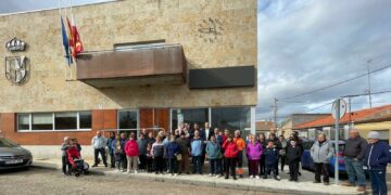 Doñinos guarda un minuto de silencio en solidaridad con las víctimas de la Dana