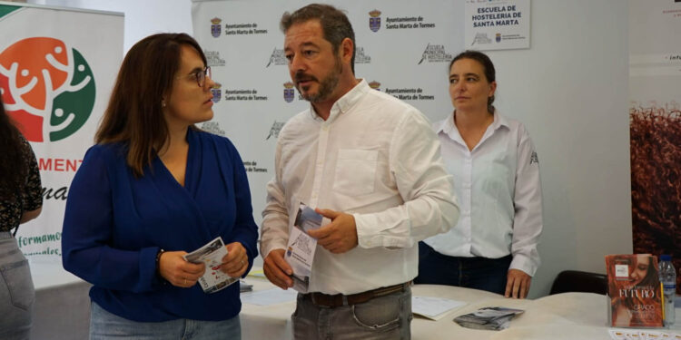 La Escuela de Hostelería de Santa Marta muestra su oferta formativa en la Feria de Empleo y Emprendimiento