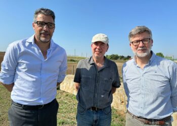 Villamayor edita una publicación sobre el arte de la cantería y el valor de su piedra dorada