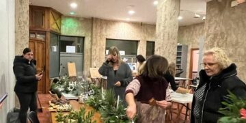 Villamayor ofrece talleres terapéuticos para ayudar a sus vecinos con espondilitis y dolencias reumáticas