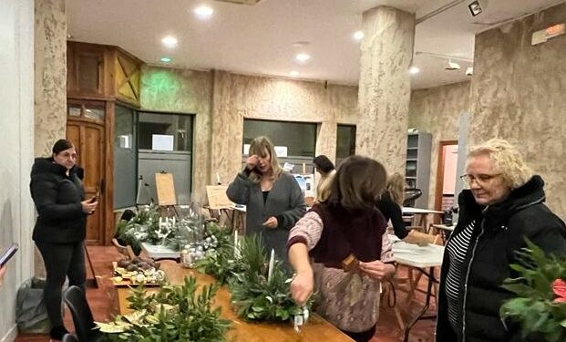 Villamayor ofrece talleres terapéuticos para ayudar a sus vecinos con espondilitis y dolencias reumáticas