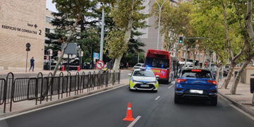 Un autobús de la empresa Avanza se incendia en el Paseo San Vicente